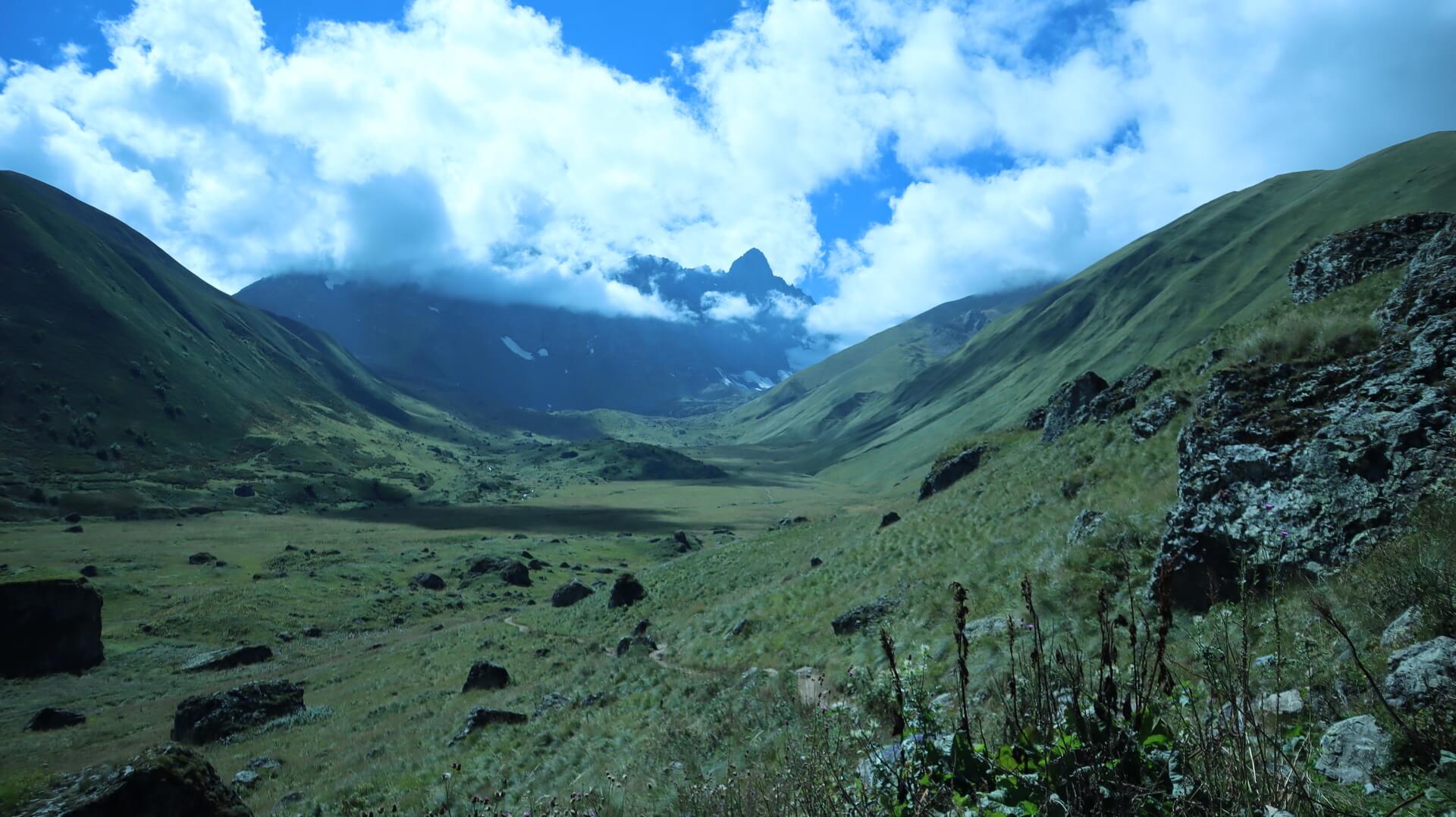 Road to Abudelauri lakes